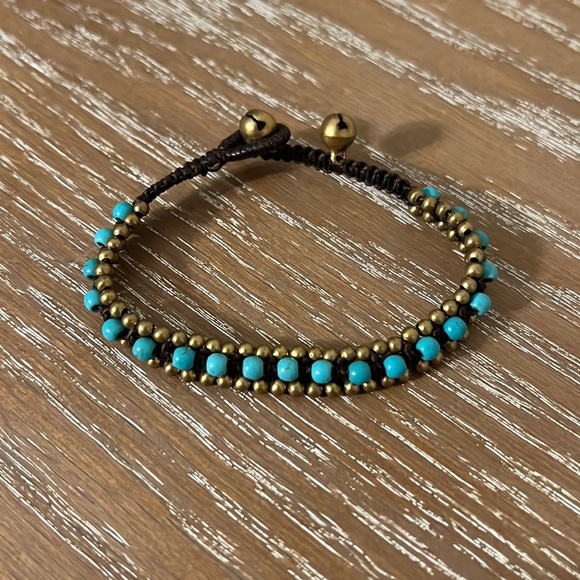 Jewelry - Turquoise bead bracelet